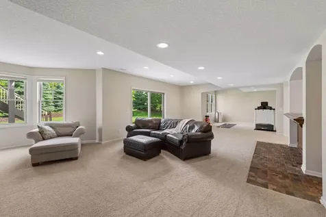 3667 Lerive Way Chaska MN 55318
