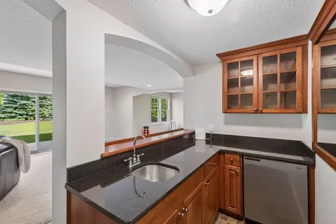 3667 Lerive Way Chaska MN 55318