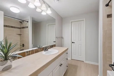 3667 Lerive Way Chaska MN 55318