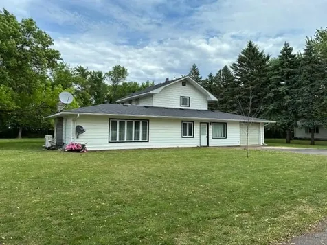 1121 W 6th Street Graceville MN 56240