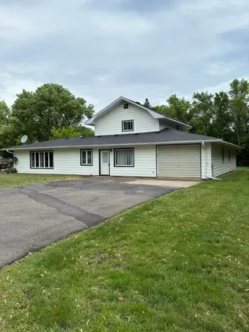1121 W 6th Street Graceville MN 56240