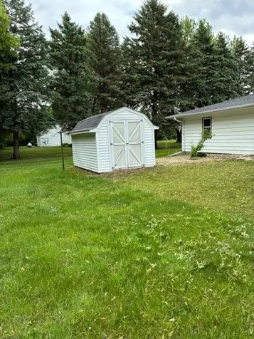 1121 W 6th Street Graceville MN 56240