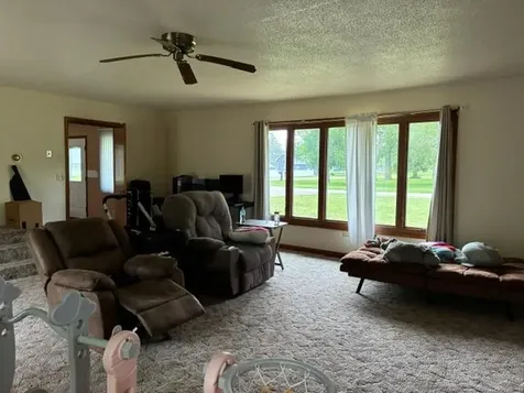 1121 W 6th Street Graceville MN 56240