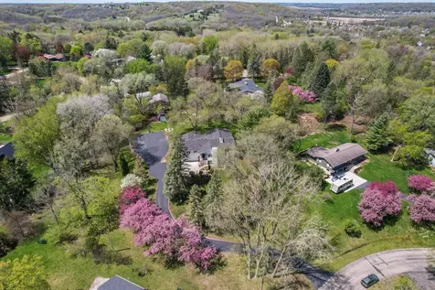 2211 Lenwood Drive SW Rochester MN 55902
