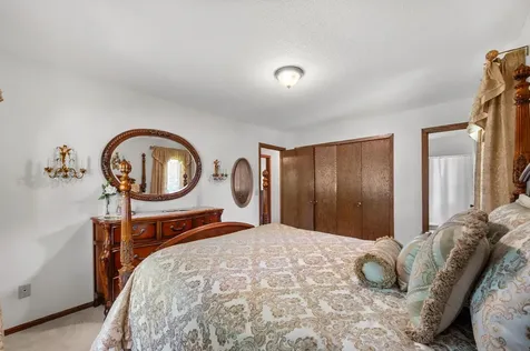 3653 Grenadier Trail N Oakdale MN 55128