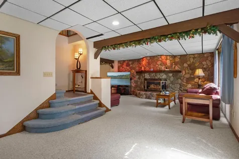 3653 Grenadier Trail N Oakdale MN 55128