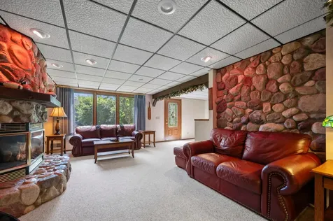 3653 Grenadier Trail N Oakdale MN 55128