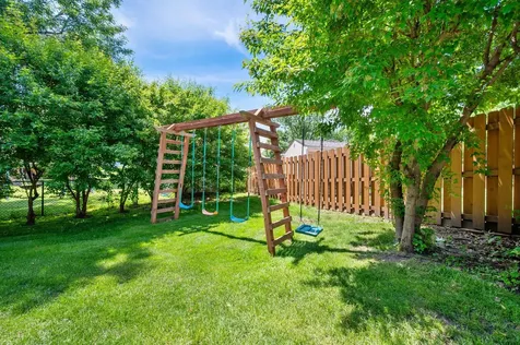 3653 Grenadier Trail N Oakdale MN 55128