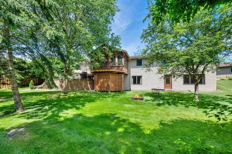 3653 Grenadier Trail N Oakdale MN 55128