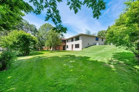 3653 Grenadier Trail N Oakdale MN 55128