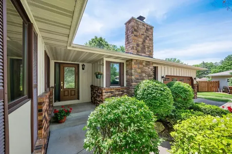 3653 Grenadier Trail N Oakdale MN 55128