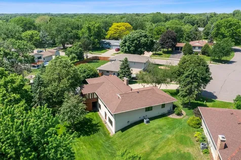 3653 Grenadier Trail N Oakdale MN 55128