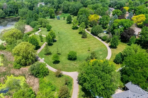 3653 Grenadier Trail N Oakdale MN 55128
