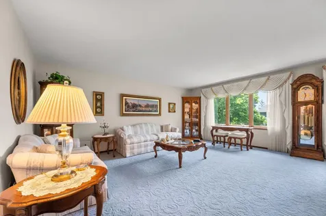 3653 Grenadier Trail N Oakdale MN 55128