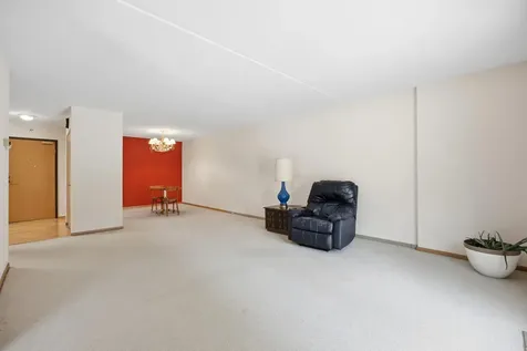 105 3rd Street N Moorhead MN 56560