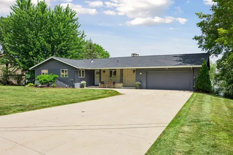 2500 Auburn Drive Victoria MN 55386