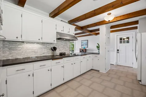 2500 Auburn Drive Victoria MN 55386