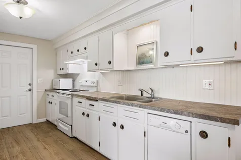 2500 Auburn Drive Victoria MN 55386