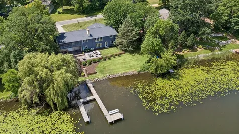 2500 Auburn Drive Victoria MN 55386