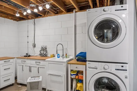 2500 Auburn Drive Victoria MN 55386