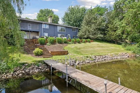 2500 Auburn Drive Victoria MN 55386