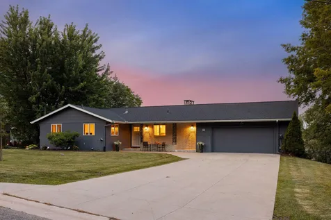 2500 Auburn Drive Victoria MN 55386