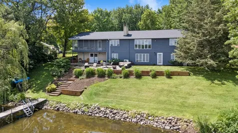 2500 Auburn Drive Victoria MN 55386