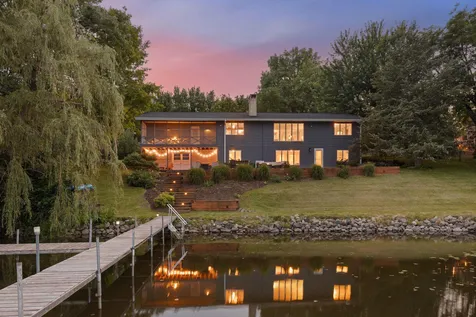 2500 Auburn Drive Victoria MN 55386