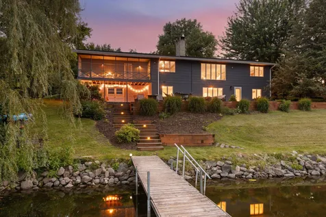 2500 Auburn Drive Victoria MN 55386