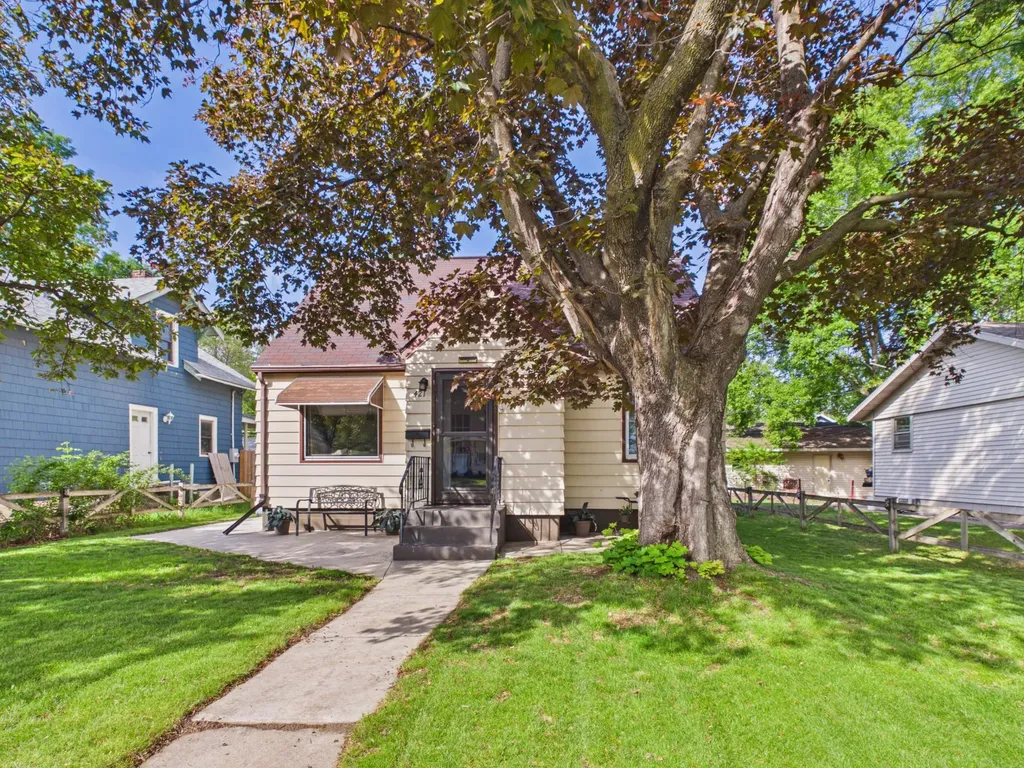421 Raymond Avenue NE Saint Cloud MN 56304