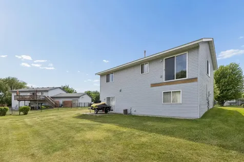 212 13th Avenue NE Buffalo MN 55313