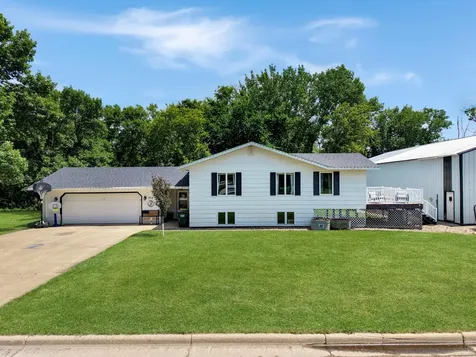 755 W 1st Street S Cottonwood MN 56229