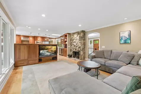 6201 Scotia Drive Edina MN 55439