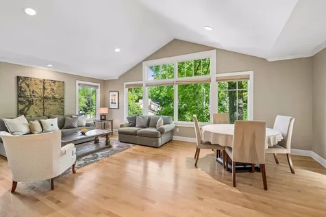 6201 Scotia Drive Edina MN 55439