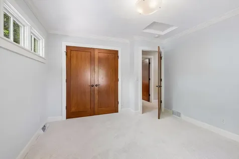 6201 Scotia Drive Edina MN 55439