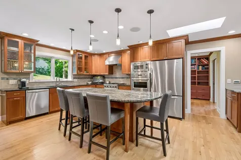 6201 Scotia Drive Edina MN 55439