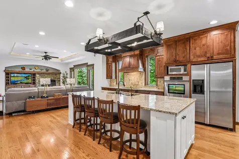 8455 Duck Trail Victoria MN 55386