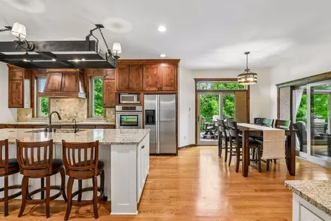 8455 Duck Trail Victoria MN 55386
