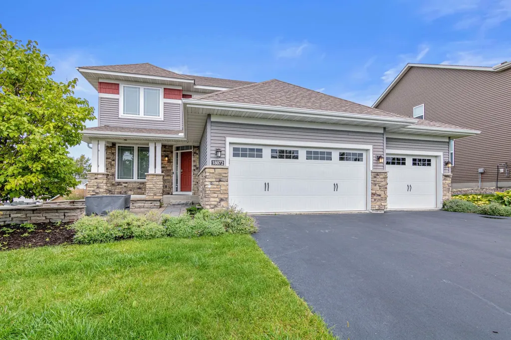 18072 Hyde Park Avenue Lakeville MN 55044