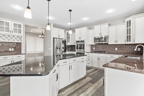 18072 Hyde Park Avenue Lakeville MN 55044