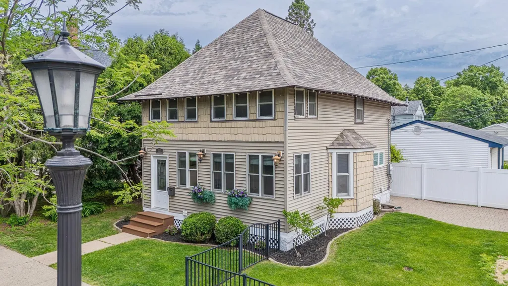148 Wilder Street N Saint Paul MN 55104