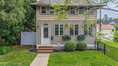 148 Wilder Street N Saint Paul MN 55104