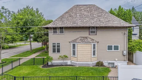 148 Wilder Street N Saint Paul MN 55104
