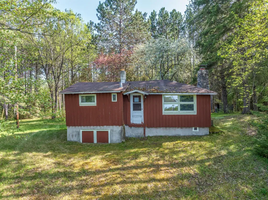 2685 Elliots Lake Road Eveleth MN 55734