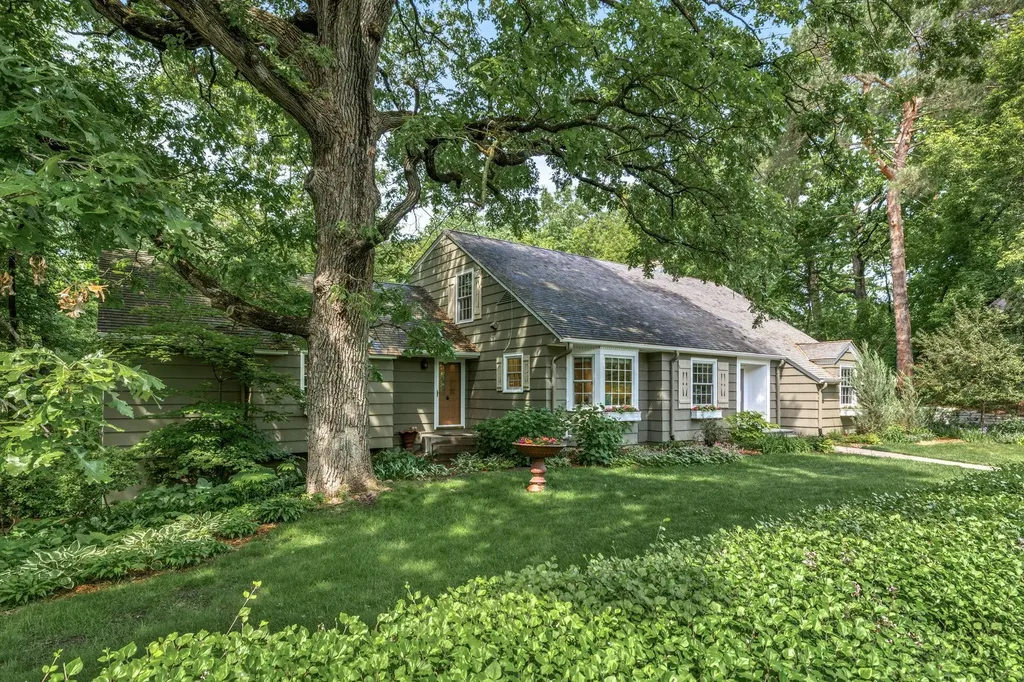 1420 Alpine Pass Golden Valley MN 55416