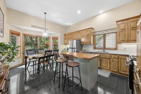 638 Oakwood Drive Shoreview MN 55126