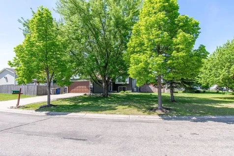 3313 39th Street S Moorhead MN 56560