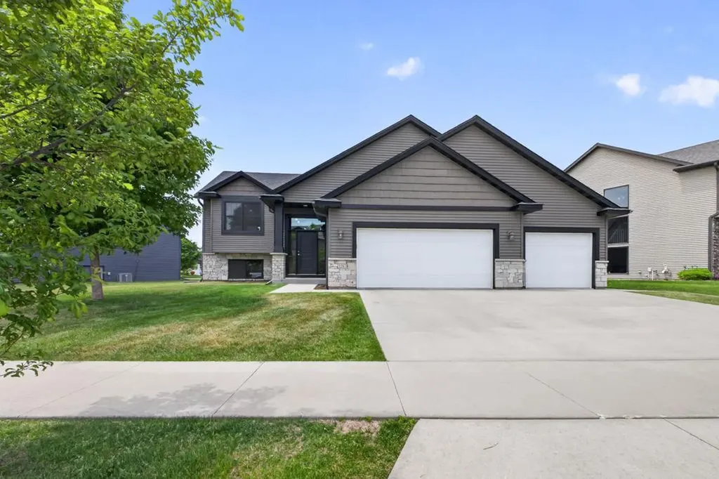 2287 Phoenix Road SW Rochester MN 55902