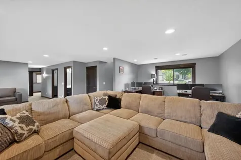 2287 Phoenix Road SW Rochester MN 55902