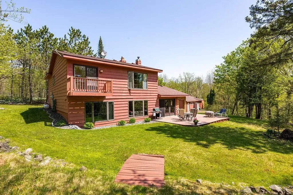 5558 E Grandview Road Proctor MN 55810
